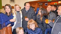 Veselje ob razglasitvi neuradnih rezultatov  je bilo v štabu Tarika 
Žigona nepopisno. 