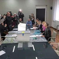 Bržan s prednostjo sedmih glasov premagal Popoviča