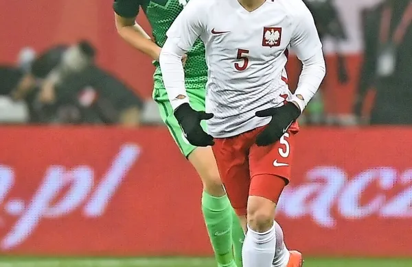 Miha Mevlja (v zelenem dresu) je dosegel svoj prvi zadetek v 
slovenskem dresu prav na prijateljski tekmi proti Poljski novembra leta 2016.