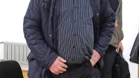 Sodišče je Edvarda Progarja obsodilo na vikend zapor, Lori Posega 
(za njim) pa na pogojno zaporno kazen. 