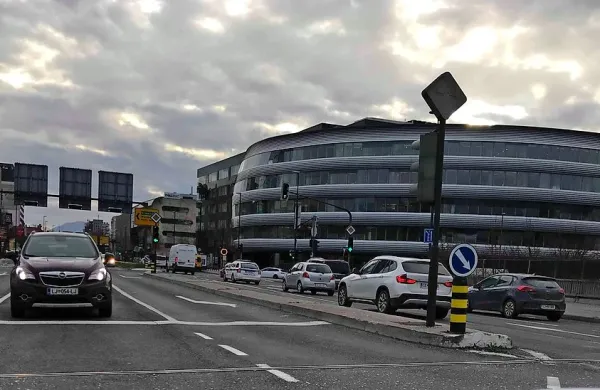 Novo poslovno središče banke Intesa Sanpaolo bo v poslovni 
stavbi Rotonda v Ljubljani. 