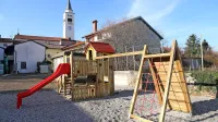 V Renčah so letos med drugim postavili igrišče, prihodnje leto 
bodo uredili  okolico. 