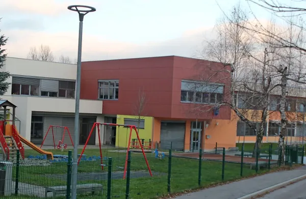 Ali je v vodovodnem sistemu šole in vrtca na Prestranku res 
prisotna legionela, bo predvidoma znano  v ponedeljek. 