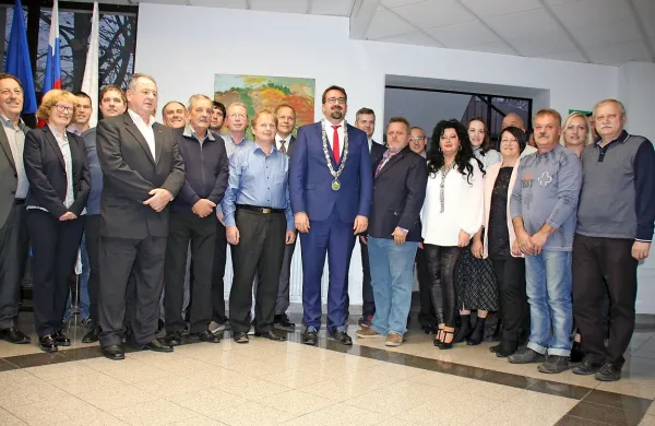 Ajdovski svetniki in svetnice ter župan Tadej Beočanin lahko 
začnejo z delom. 