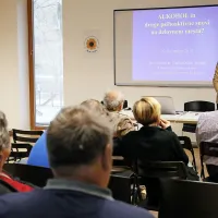 Vsak mora skrbeti za svoje zdravje, delodajalci pa za zdravo 
delovno okolje, so poudarjali na ajdovskem posvetu o preventivi 
v delovnem okolju.   