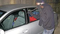 Če v avtu pustimo ključ in niti ne zaklenemo garaže, bo avto ostal cel, vendar daleč stran z vlomilcem.