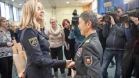 Tatjani Bobnar je ob imenovanju čestitala tudi Alenka Ermenc, ki 
je vodenje Slovenske vojske prevzela pred dvema tednoma. 