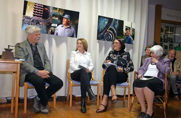 “Novega” Naceta so predstavili Franc Černigoj, Silva Karim, 
moderatorka Aleksandra Hain in Dušica Kunaver. 