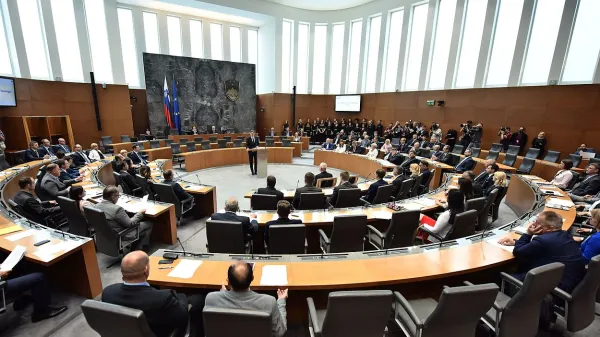 Vpliv vsakega glasu je demokratični ideal, politična realnost 
parlamentarnega sistema pa sili v kompromise. 