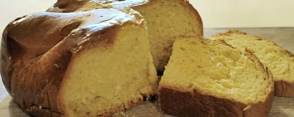 Mariji Merljak so na predavanju o zdravi prehrani podarili hlebec 
“dobrega kruha”, kakršnega na Goriškem pripravljajo ob Božiču.
