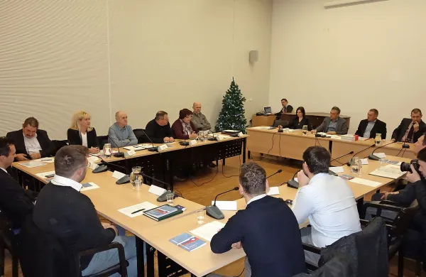 O pravilni sestavi sveta v Bukovici se bo izrekalo sodišče.