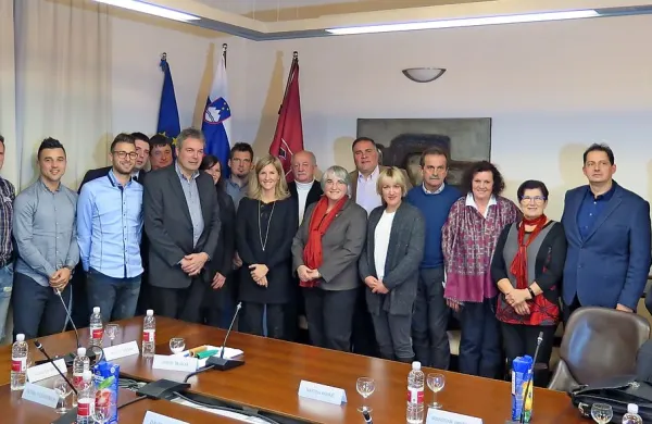 Sežanski občinski svet za prihodnje obdobje na čelu z županom 
Davidom Škabarjem.