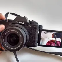 Največ fotografskih užitkov za manj kot tisočaka - fujifilm X-T100,  599 evrov.