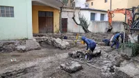 Arheologi so na Križajevem dvorišču ob  ostankih rimskodobnega 
objekta našli ostanke  peči, keramiko, novce in vojaške predmete.  