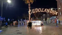 Čudolandijo poleg domačinov obiskujejo tudi Hrvati in Italijani