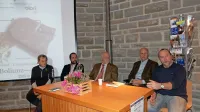 Knjigo Nekoč je bil Boliunz so v Boljuncu predstavili (z leve) Stojan 
Sancin, Devan Jagodic, Silvester Metlika, Aleksej Kalc in Izidor 
Sancin.