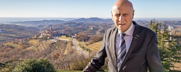 Franc Mužič: “Zagovarjam, da država in Evropa podpirata izvajanje 
naložb. Ker je samo 'pisanje risanje' ter to, da s tem služijo 
določene agencije in podjetja, nesprejemljivo.”