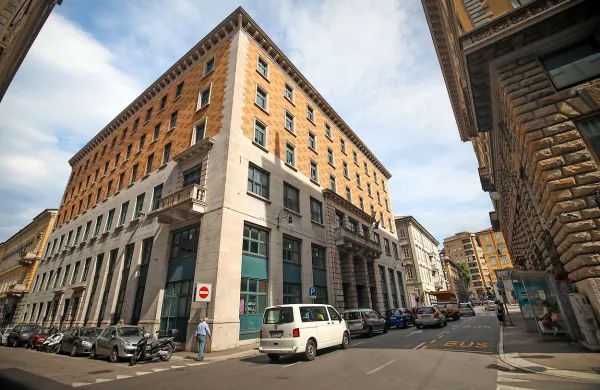 Tisti, ki živijo v Trstu in se vozijo z avti s slovensko registracijo, 
lahko naletijo na težave.