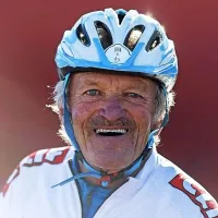 82-letni Jacques Houot je zvezda kratkega filma Francozek, 
ki bo v Kulturnem domu Bovec 
zaključil drevišnji večer. 