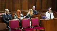 Včeraj so sodbo v imenu ljudstva poslušali Sara Berdon,  Iryna 
Uršič, Maria Fedotova, Rajko Fabjan in Olena Panasenko (z leve).  