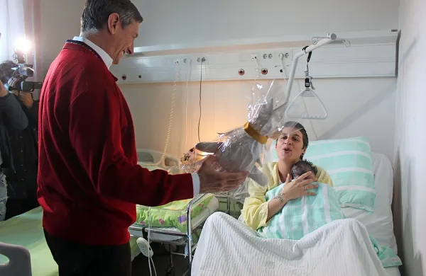 Predsednik republike Borut Pahor je mami Tadeji in njenemu 
tretjerojencu Gregorju zaželel obilo dobrega.  