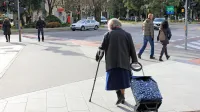 Številni upokojenci, zlasti tisti, ki živijo sami, se še posebej pozimi 
težko prebijajo iz meseca v mesec.