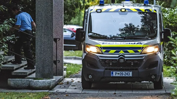 Osumljence so po prijetju septembra 2017 privedli k preiskovalnemu sodniku novogoriškega  sodišča, ki je za trojico odredil pripor. 