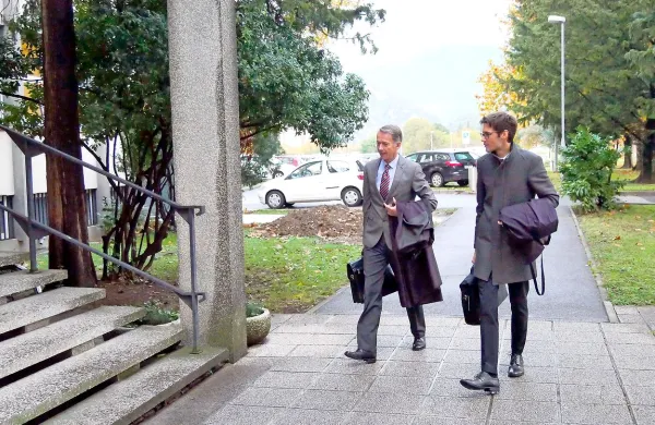 Glede na to, da so bili dokazni predlogi zavrnjeni, sta pooblaščenca Agroinda - v stečaju in KZ Vipava, Bojan Klenovšek 
(levo) in Nejc Ukmar,  na prvi stopnji pričakovala tako sodbo.