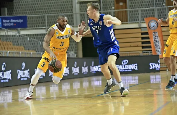 Lance Harris (levo) je bil najboljši strelec Primorske v dvoboju s 
Krko