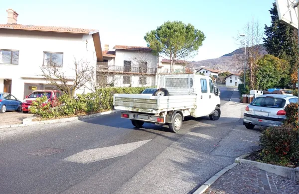 Preden  bo Ulica Bratov Hvalič prometno bolj prilagojena današnjim razmeram, se utegnejo te še spremeniti.   