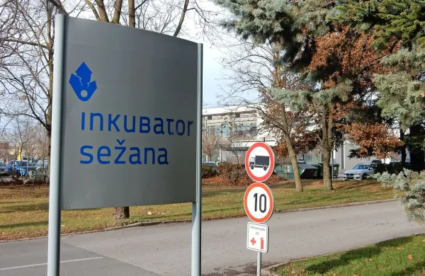 Enajst prijav za direktorja Inkubatorja