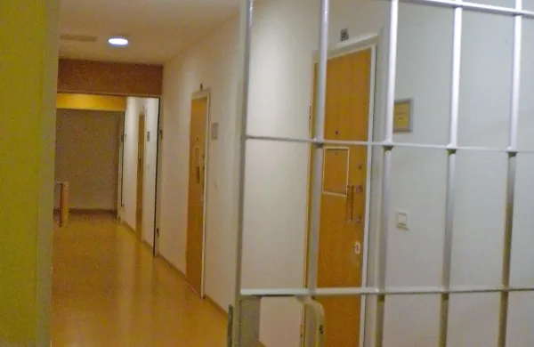 Danes naj bi bilo kaj več znanega, kako sta lahko pripornika 
zbežala iz koprskega zapora.