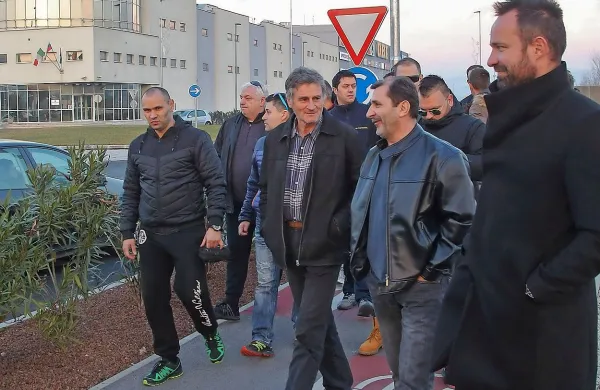 Pazniki iz koprskega zapora so nezadovoljni z delovnimi razmerami. 