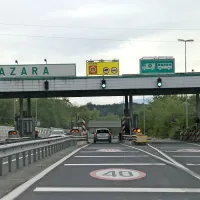 Letos naj bi odstranili cestninsko postajo Bazara in začeli obnavljati odsek hitre ceste med Šempetrom in Vogrskim. 