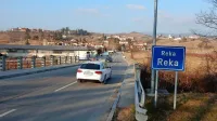 V poslovni coni, ki jo bodo uredili na območju ob hudourniku Reka 
(na fotografiji levo), bodo poleg trgovin za kmetijsko dejavnost in 
gradbeni material odprli tudi večjo trgovino z živili, mehanično 
delavnico in tehnične preglede ter gostinski lokal.