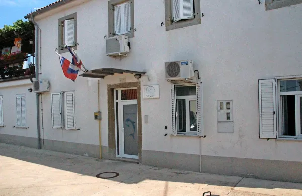 Obtožena nekdanja vzgojiteljica je v dnevnik, ki ga je začela pisati 
po dvotedenskem suspenzu, pisala predvsem pozitivne odzive 
staršev otrok in kritike svojih sodelavk. 