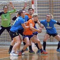 V sicer borbeni tekmi so v soboto prevladovala ajdovska dekleta v 
modrih dresih.