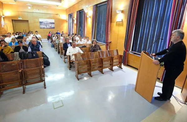 Del pilotnega projekta  ARTE je bil  strokovni seminar o regenerativni medicini  in terapijah za osteoartritis v Valdoltri.  