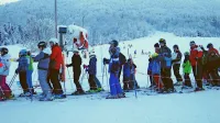 Na SKI Bor je ob vikendih običajna vrsta, a se nad njo nihče ne 
pritožuje.
