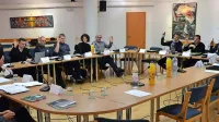 Občinski svetniki želijo pojasnila o poslovanju Sončnega Kanina in 
o velikem projektu prenove. 