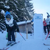 Smučajo, tekmujejo in se spominjajo