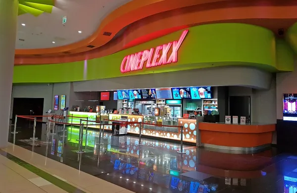 Kino predstave bodo nemoteno na sporedu tudi ob obnovi 
nakupovalnega centra. 