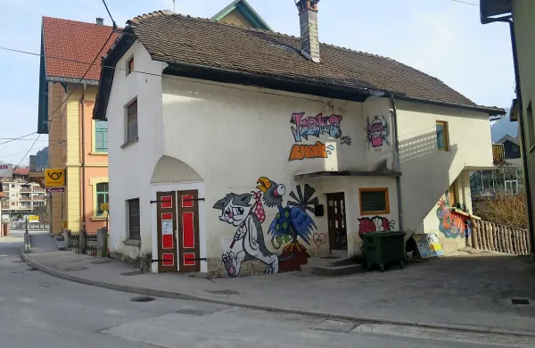 Rušenje stavbe, v kateri je  klub CMAK, in iskanje nadomestnih 
prostorov bo ena prvih nalog novega vodstva občine Cerkno.