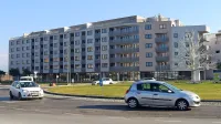 Marca bo kupcem na voljo  164 novih stanovanj v stavbi nasproti 
koprskega sodišča. Zanje vlada veliko zanimanja.