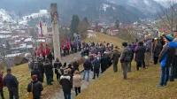 Na čistini, na hribu Brce, so Nemci 27. januarja leta 1944, neovirani 
pobili največ - 147 - bežečih partijskih tečajnikov.