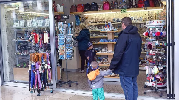 V portoroškem turizmu opažajo, da so  italijanski gostje po kupni 
moči oslabljeni.