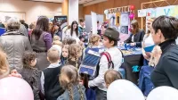 Za predstavitev spominkov na tržnici festivala Več znanja za več 
turizma so imeli mladi veliko zamisli.