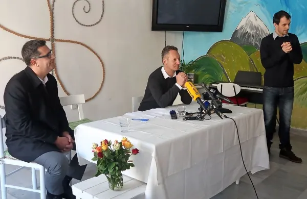 Vodja koprskega Centra Obilja Joshua Andrej Brilly (desno) je 
Popoviča, Bržana in Mišiča, ki ga sicer ni bilo na srečanje, pozval 
naj skupaj zmagajo za Koper.