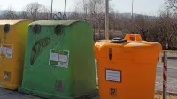 Postojnski občani lahko po novem na več ekoloških otokih oddajo 
tudi odpadno jedilno olje, to možnost  bodo kmalu dobili tudi v 
pivški občini.
