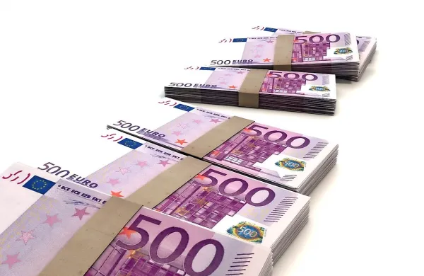 Italijana sta  s fiktivnimi računi ogoljufala lastnika podjetja iz  
Divače.